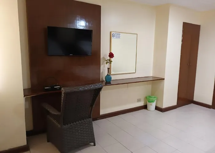 Hotel Mactan House 2*