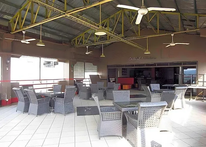 Mactan House Hotel 2*
